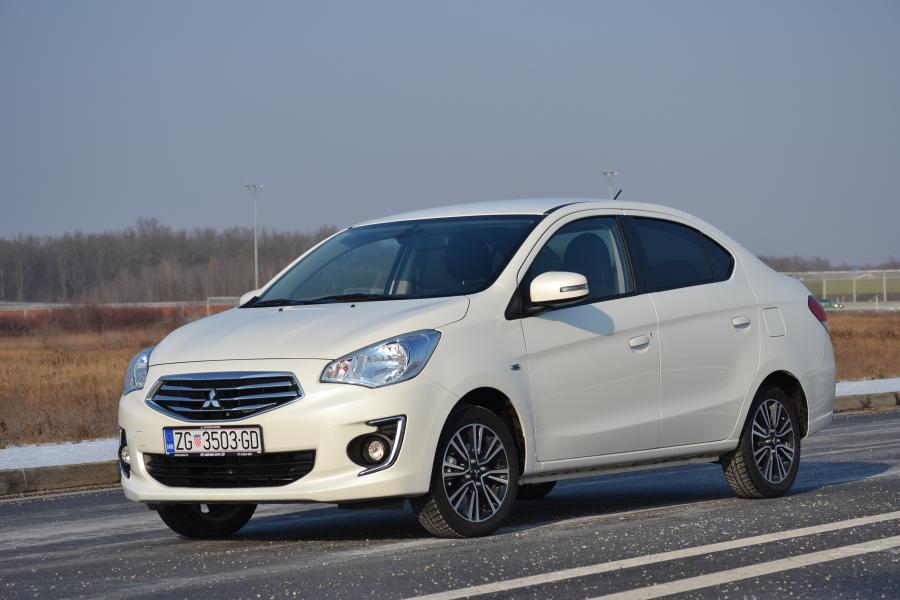  Mitsubishi Attrage 2015 года  (WW) (фото 4 из 19)